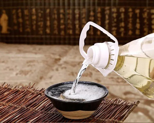 如何區(qū)別“純糧酒”和“勾兌酒”？教你3招辨別